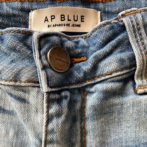 AP BLUE by APHRODITE JEANS Distressed Denim CUTOFF Jean SHORTS Size 26 Waist - Picture 7 of 9
